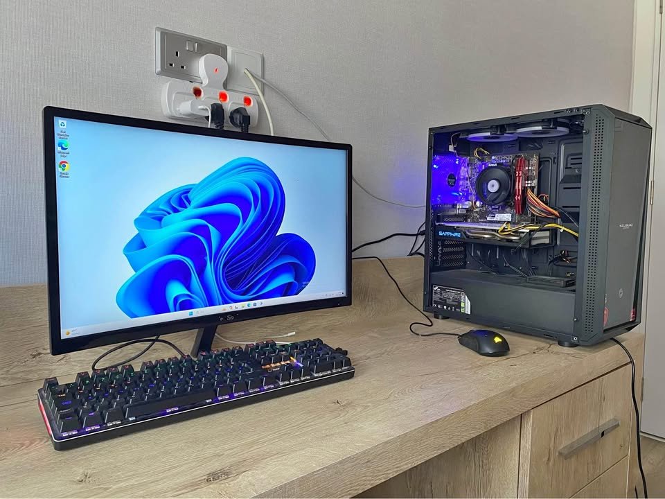 Desktop computer with accessories for sale, used for one year