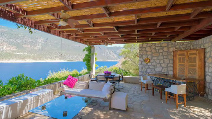 Palace for sale by its owner in a special location