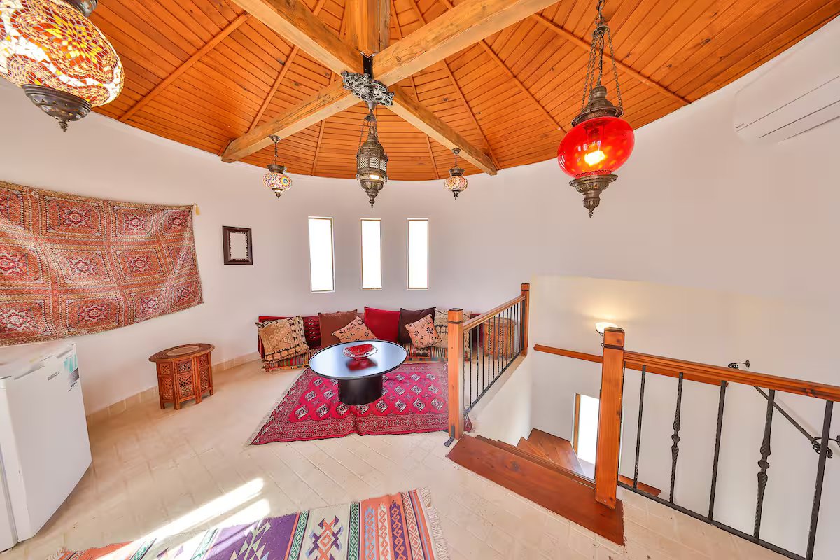 A villa with a wonderful view, furnished, for annual rent from the owner